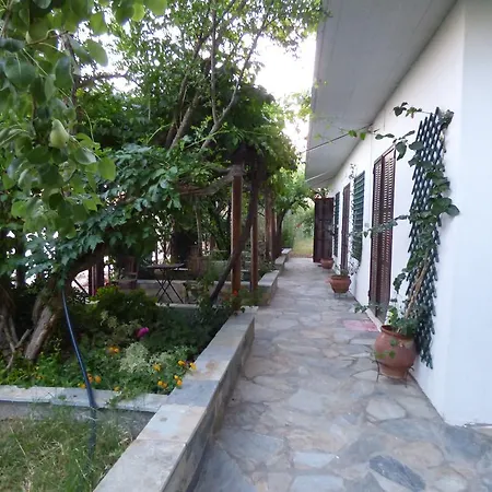 Isalos Κορωπί